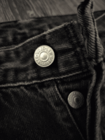 Vintage x 90s "made in Canada" 501 Levi's Red Tab Black Jean - Image 7