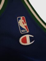 Vintage x 90s Champion NBA Dallas Mavericks Jamal Nashburn #32 Jersey - Image 2